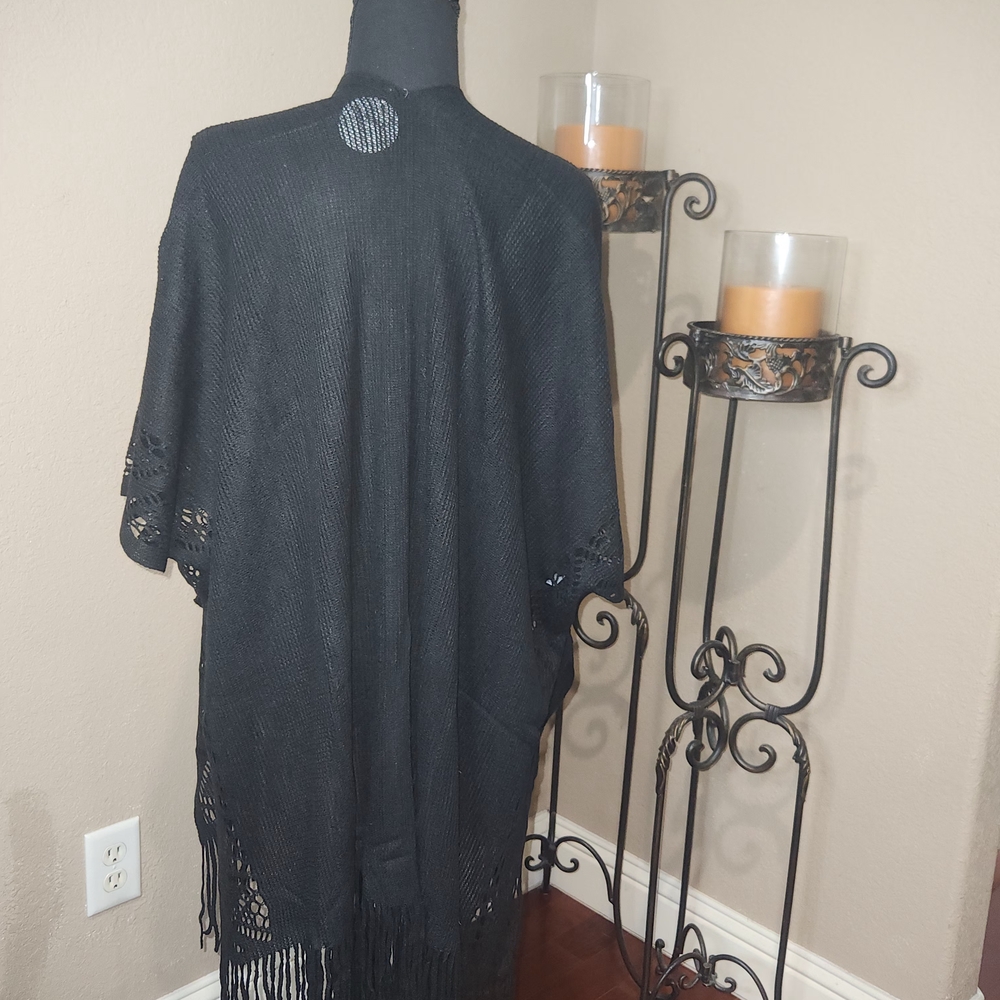 Izzy & Oliver‎ Chic Black Fringe Wrap - Picture 2 of 6